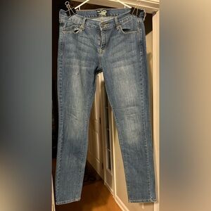 Old Navy “the Flirt” size 12 skinny jeans